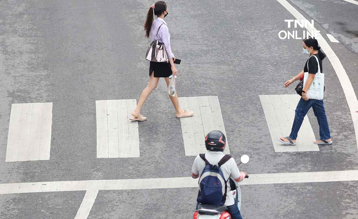 กางกฏหมายขับรถอย่างไรให้ปลอดภัย เมื่อเจอคนกำลังจะข้าม ทางม้าลาย กางกฏหมายขับรถอย่างไรให้ปลอดภัย เมื่อเจอคนกำลังจะข้าม ทางม้าลาย