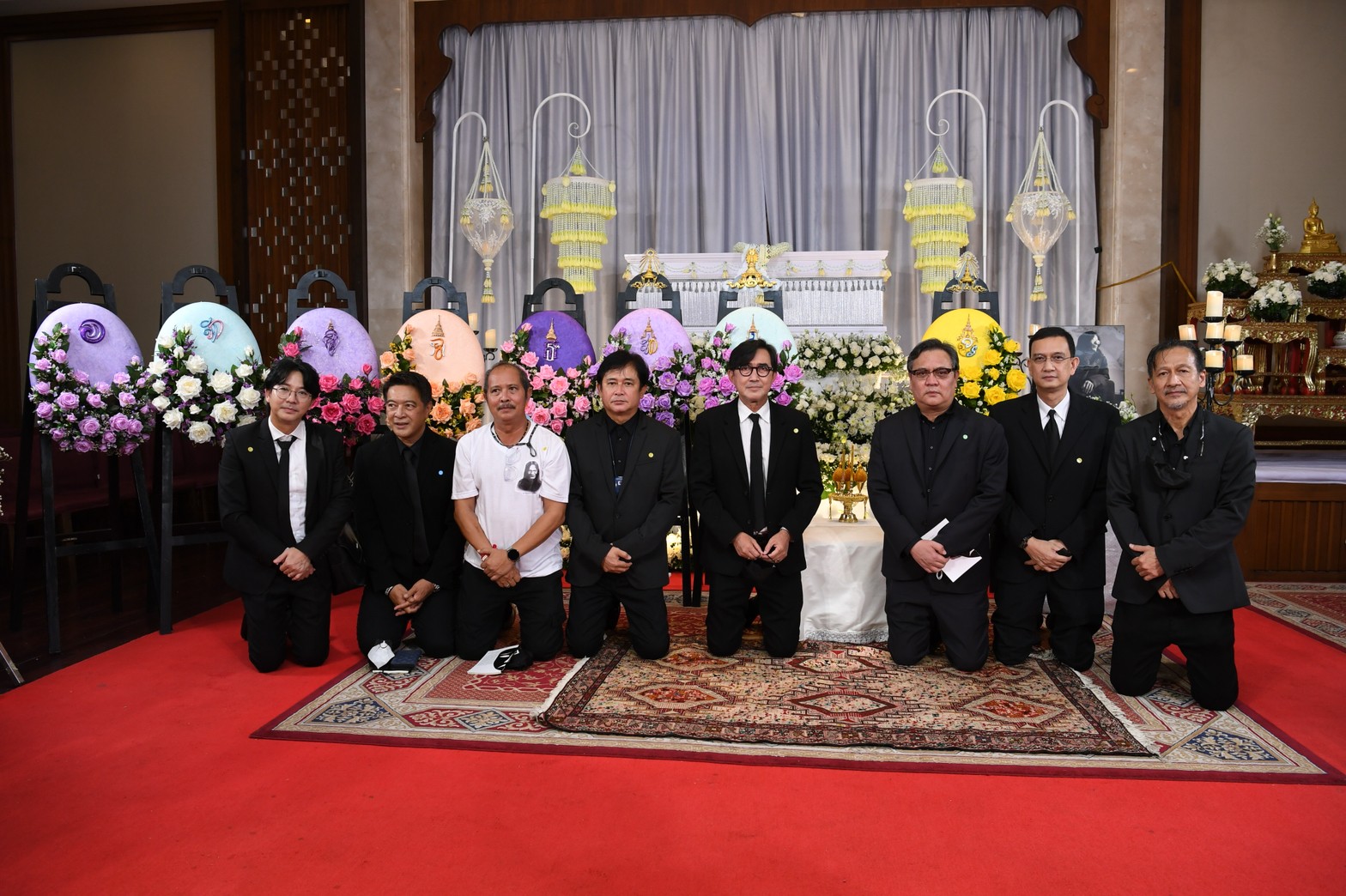 บรรยากาศพิธีสวดอภิธรรม หม่อมหลวงพันธุ์เทวนพ เทวกุล คืนที่สอง บรรยากาศพิธีสวดอภิธรรม หม่อมหลวงพันธุ์เทวนพ เทวกุล คืนที่สอง