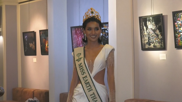 “ใบตอง จรีรัตน์” โชว์ชุดประจำชาติ พร้อมชิงเวทีมิสเอิร์ธ 2021 (มีคลิป)