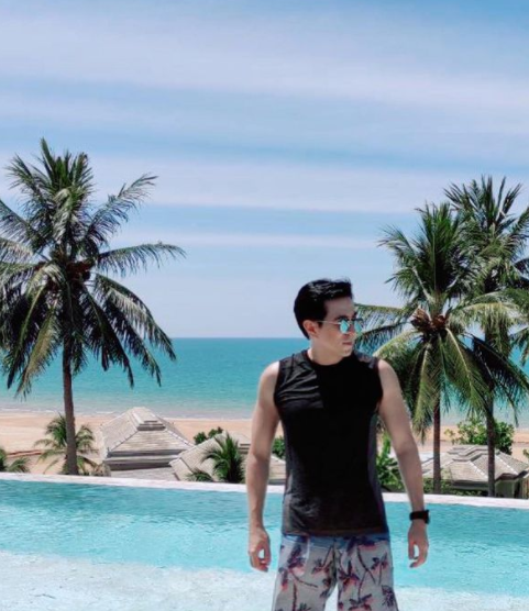 'แซม ยุรนันท์' อายุ58ปี แต่ยังหล่อแซ่บ หุ่นเฟิร์ม จนต้องขยี้ตา	