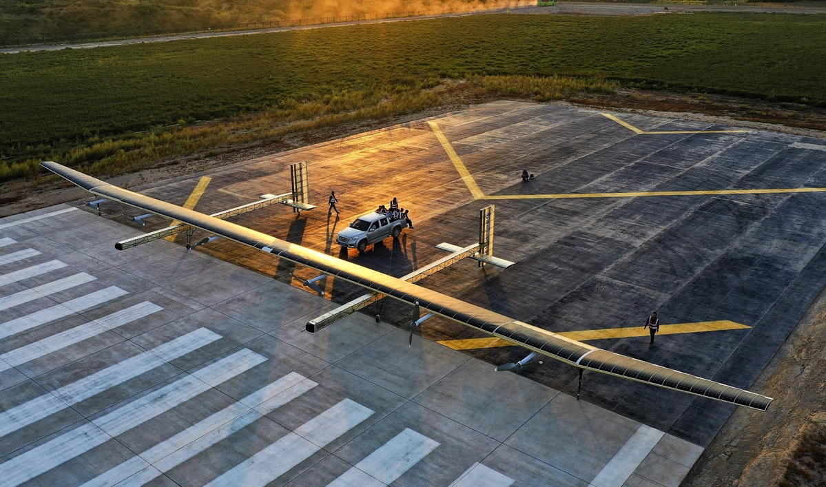 Morning Star โดรนพลังแสงอาทิตย์จีนเต็มระบบลำแรกขึ้นบินสำเร็จ 