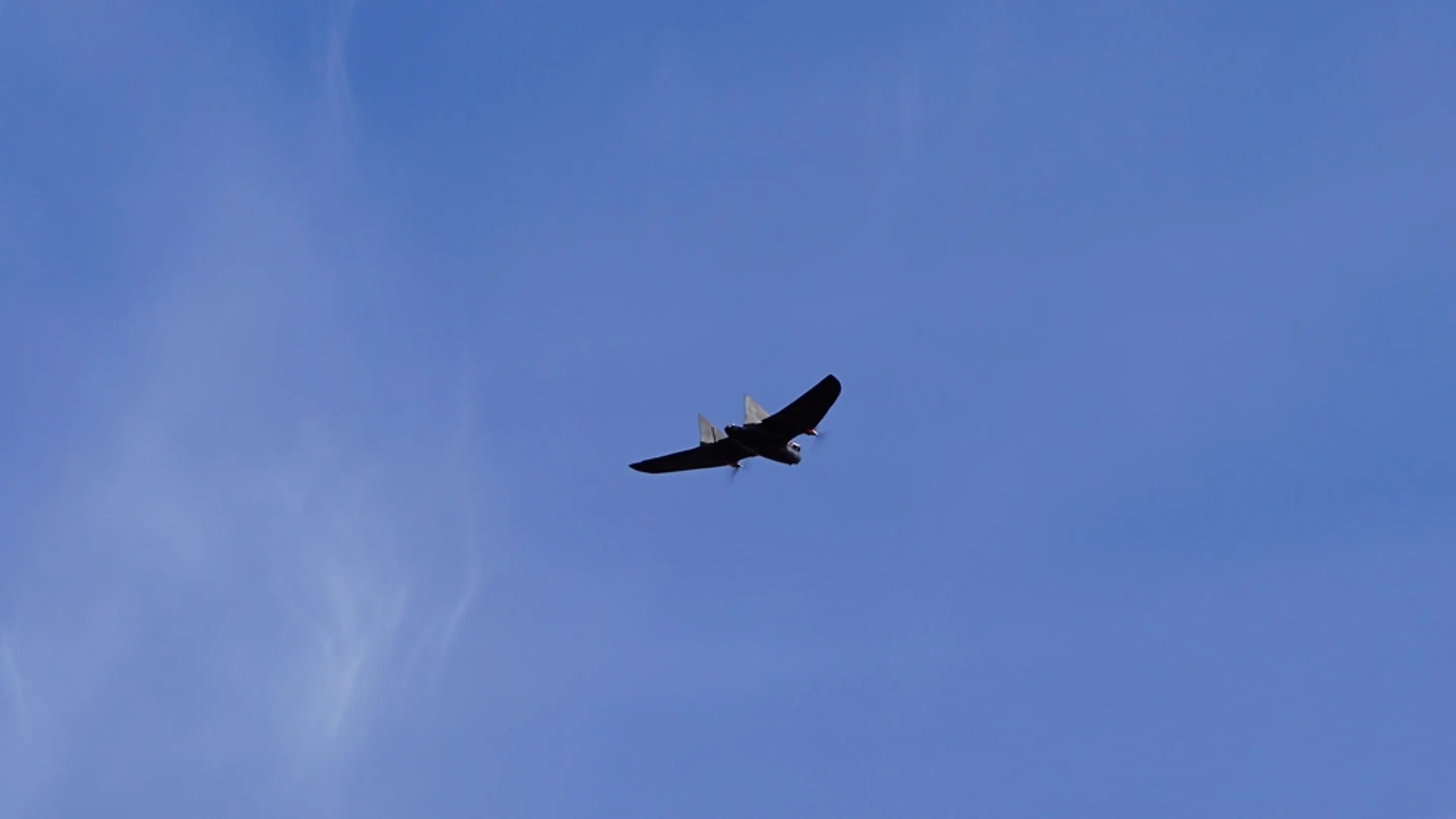 โดรนปีกตรึง VT-Naut บินขึ้นแนวดิ่งและลงจอดบนผิวน้ำได้ โดรนปีกตรึง VT-Naut บินขึ้นแนวดิ่งและลงจอดบนผิวน้ำได้