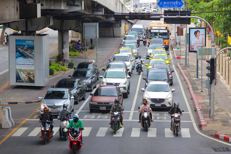 17 วิธีประหยัดน้ำมัน ขับรถอย่างไรสู้วิกฤตน้ำมันแพง ช่วยเซฟเงินในกระเป๋า?