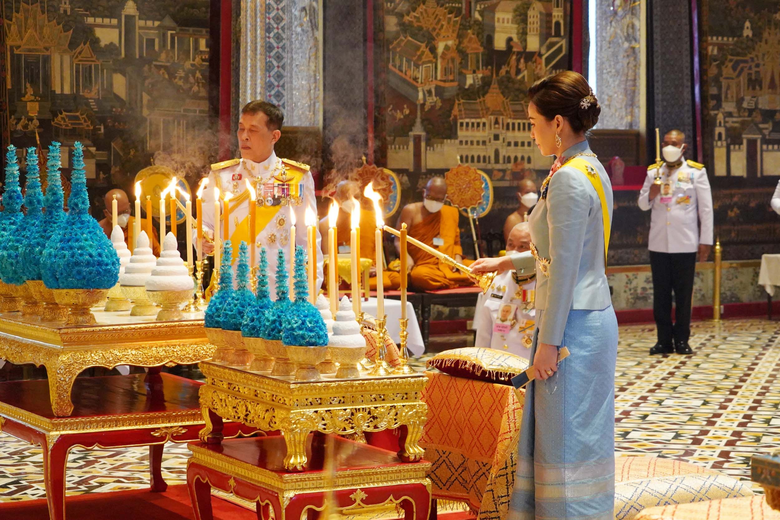 ในหลวง เสด็จฯพระราชพิธีมหามงคลเฉลิมพระชนมพรรษา 90 พรรษา สมเด็จพระพันปีหลวง