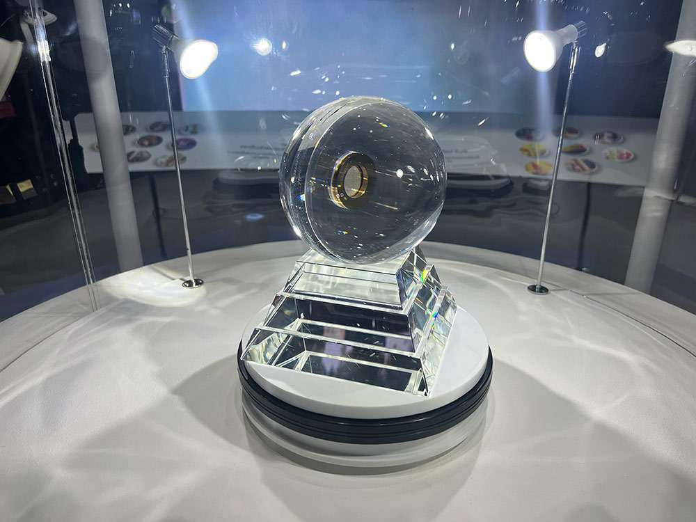 ดวงจันทร์จะอยู่ใกล้คุณมากกว่าที่เคย พบกับ “ดินดวงจันทร์จากยานฉางเอ๋อ 5” ในงาน อว. แฟร์ ณ ศูนย์สิริกิติ์ กรุงเทพฯ ดวงจันทร์จะอยู่ใกล้คุณมากกว่าที่เคย พบกับ “ดินดวงจันทร์จากยานฉางเอ๋อ 5” ในงาน อว. แฟร์ ณ ศูนย์สิริกิติ์ กรุงเทพฯ