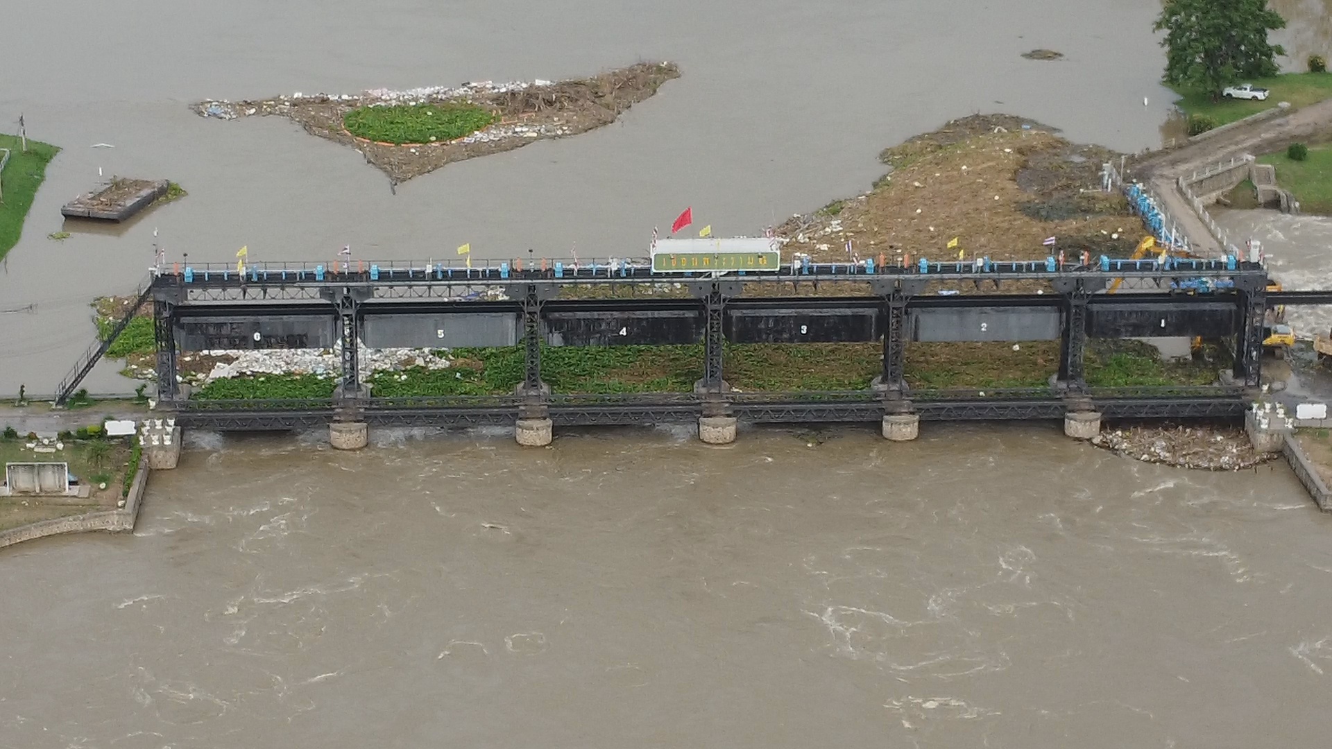 สถานการณ์น้ำท่วมอยุธยาวิกฤต ท่วมหนัก 9 อำเภอริมแม่น้ำ