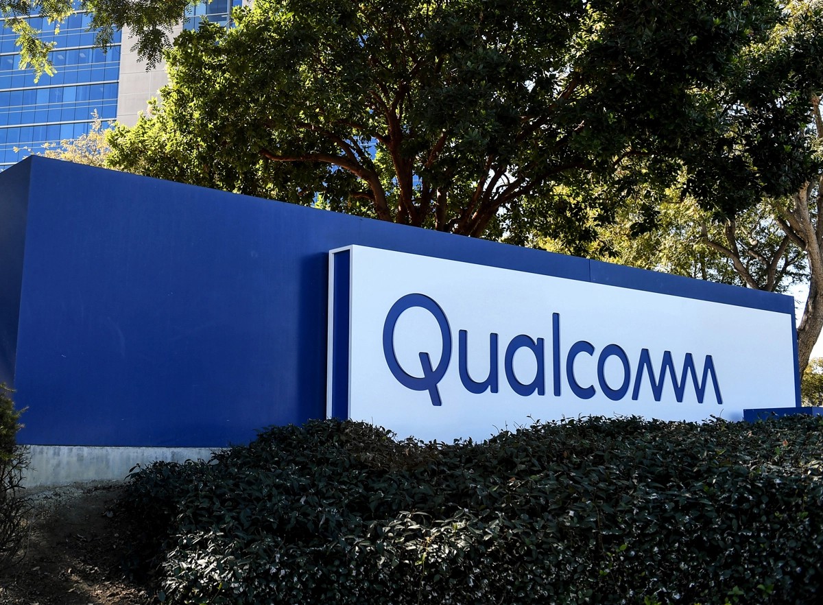 Qualcomm พัฒนาชิป ARM สำหรับแล็ปท็อป หวังโค่น Apple M1 Qualcomm พัฒนาชิป ARM สำหรับแล็ปท็อป หวังโค่น Apple M1