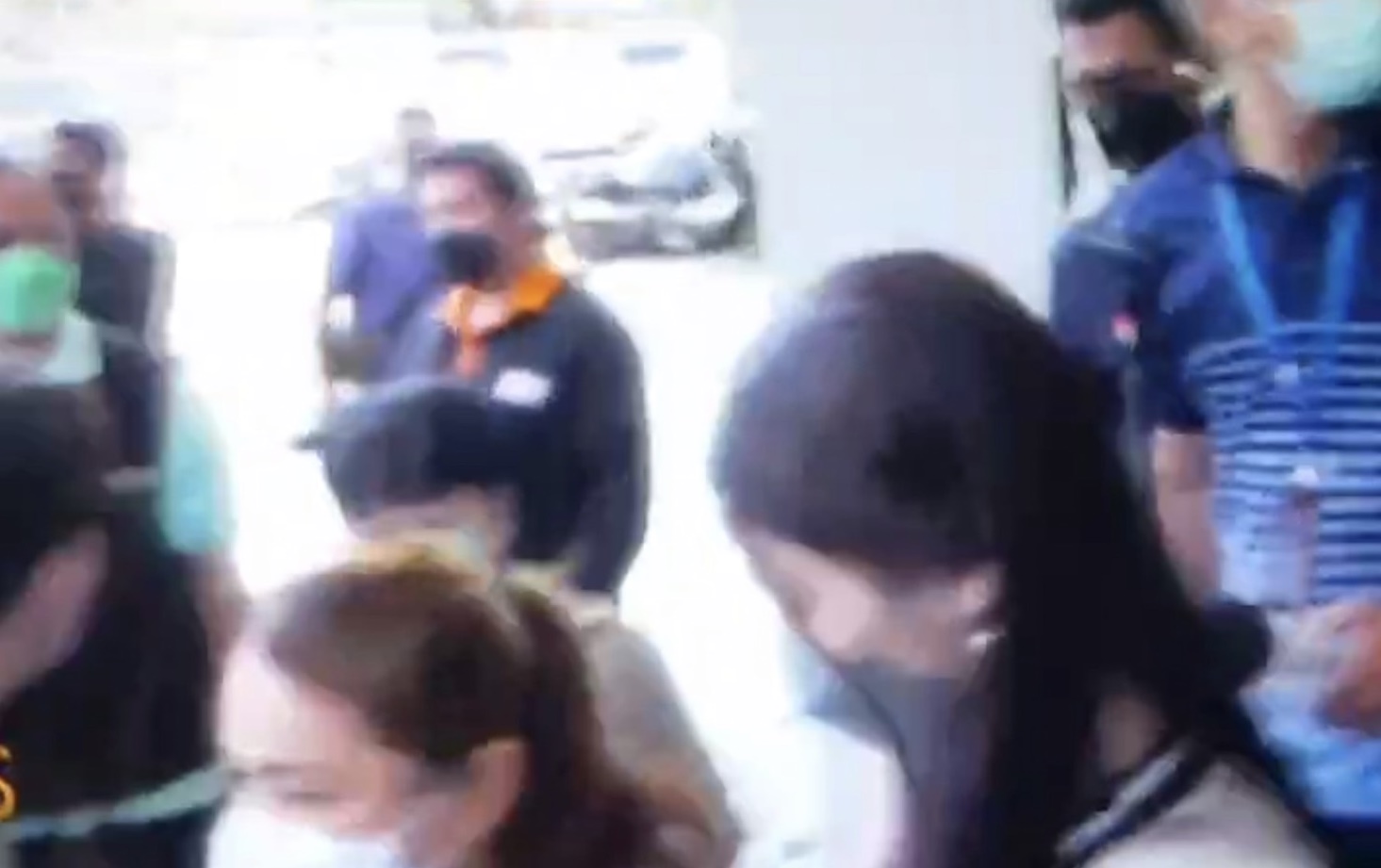 ซาร่า เดินทางไป DSI ส่ง แดริล ฝากขังศาลอาญา