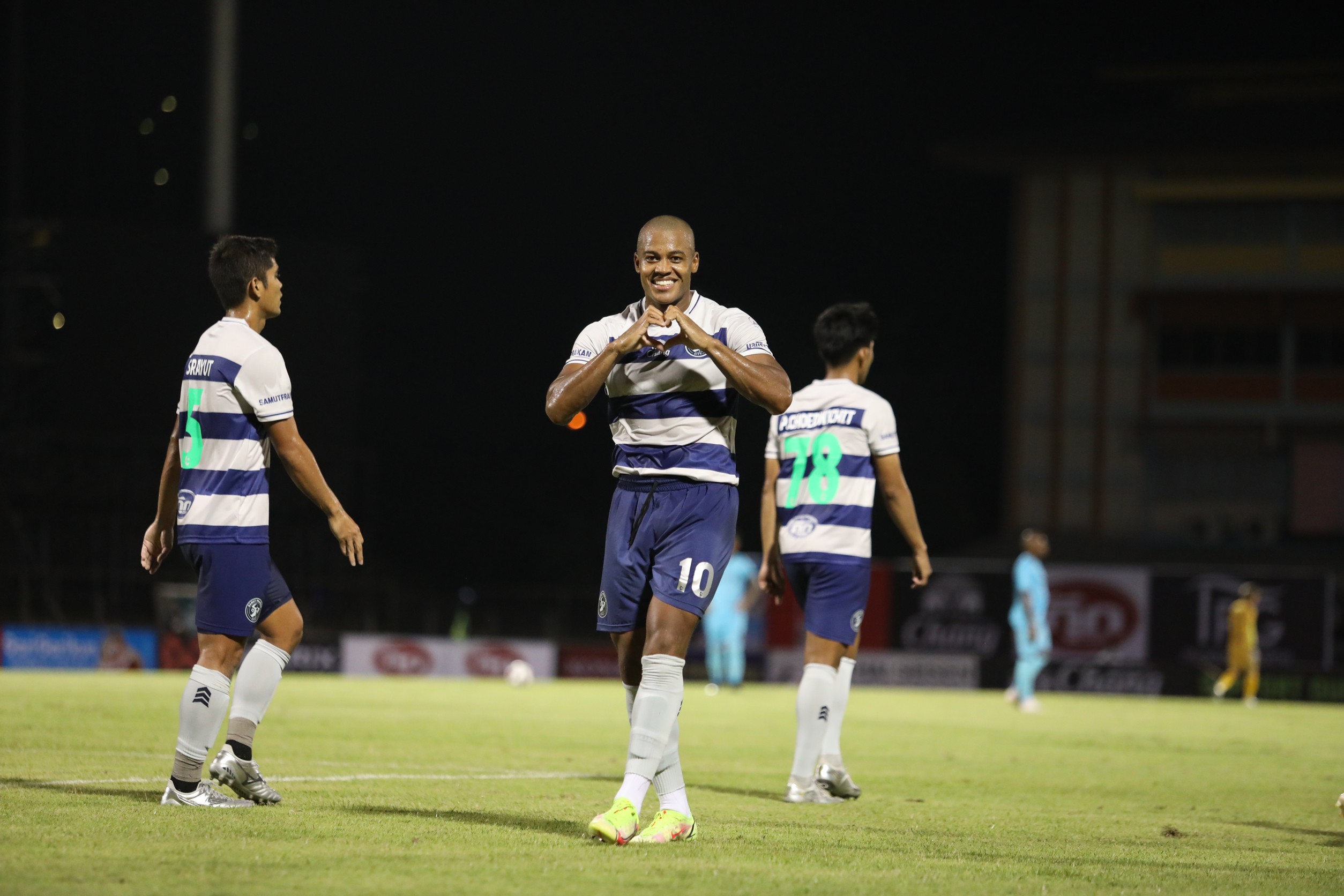 ผลบอลสด ไทยลีก 2021-22 นัดที่ 3 สมุทรปราการ ซิตี้ พบ ทรู แบงค็อกฯ ผลบอลสด ไทยลีก 2021-22 นัดที่ 3 สมุทรปราการ ซิตี้ พบ ทรู แบงค็อกฯ