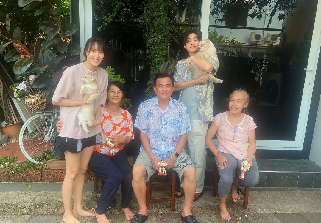 ส่งท้ายสงกรานต์ กลัฟ บริจาคเงิน ทำบุญกับ 3 มูลนิธิฯ