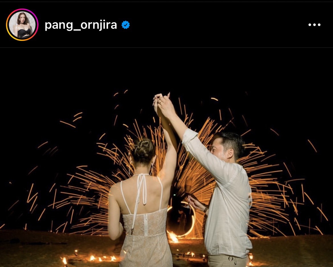 แป้ง อรจิรา เผยภาพ พาลูกสาว น้องเลอา เล่นน้ำทะเล ลั่น!ดูจากท่าไม่น่าจะชอบ แป้ง อรจิรา เผยภาพ พาลูกสาว น้องเลอา เล่นน้ำทะเล ลั่น!ดูจากท่าไม่น่าจะชอบ