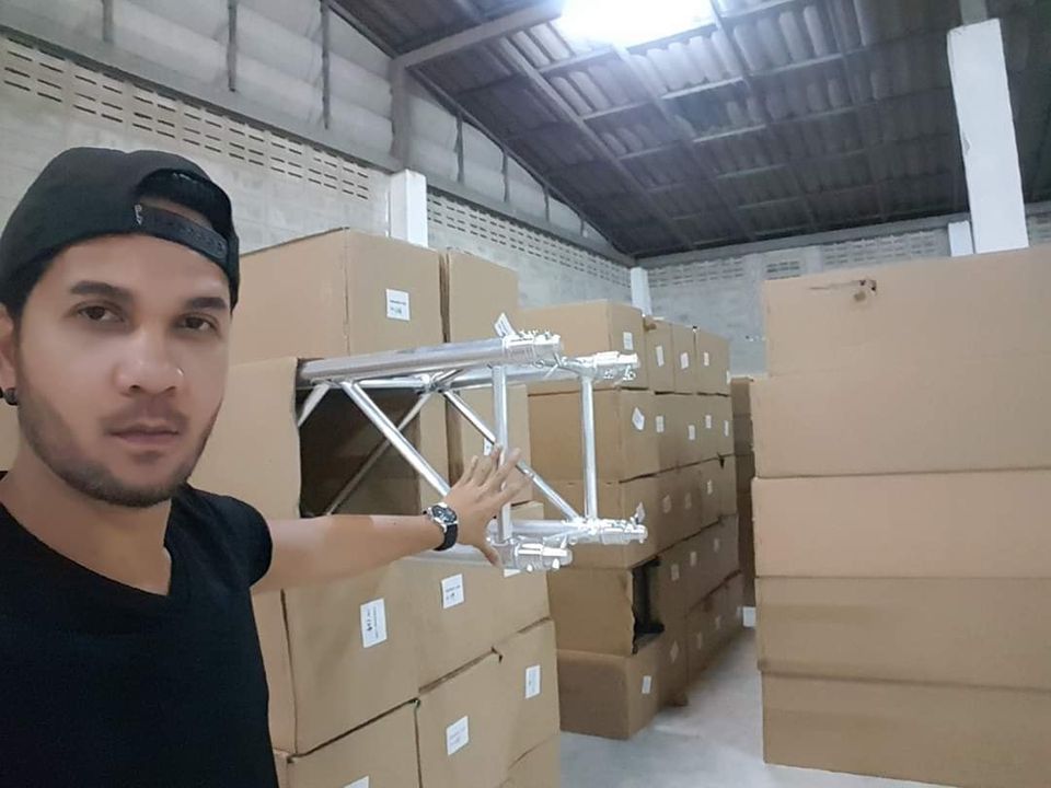 เกิดอะไรขึ้น? ศิต โมทีฟ ประกาศขายทุกอย่างแม้กระทั่งอุปกรณ์ทำมาหากิน! 