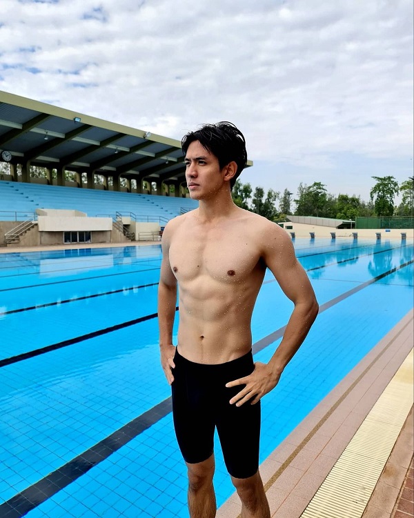 ฟิล์ม ธนภัทร เร่งปั้นหุ่นไม่กลัวคอมเมนต์คุกคามหลังโชว์ภาพถอดเสื้อถี่ (มีคลิป)        