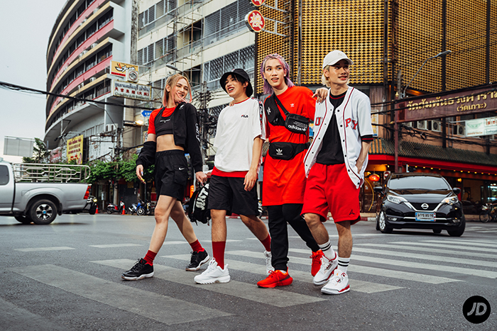 ส่องแฟชั่นรับ Summer กับศิลปินผู้นำเทรนด์ “4MIX” ส่องแฟชั่นรับ Summer กับศิลปินผู้นำเทรนด์ “4MIX”