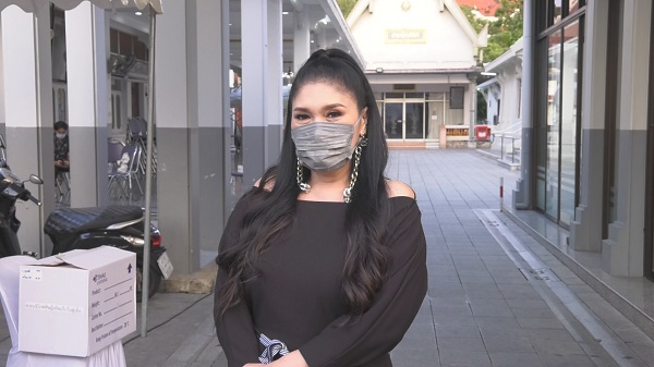  “เอ้ ชุติมา” เชิดชู “ต้อย เศรษฐา” เป็นต้นแบบสถานบันครอบครัว  (มีคลิป) 