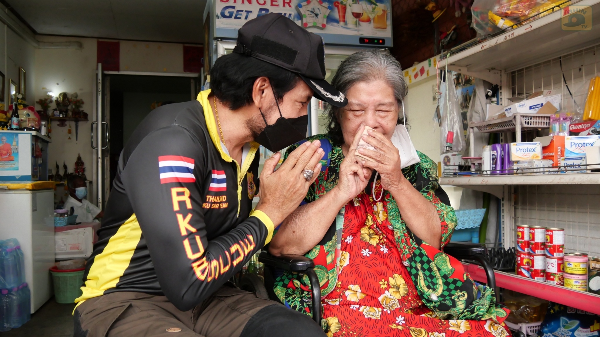 ป้าเขียด นภาพร เส้นเลือดสมองส่วนหน้าตีบ บิณฑ์ รุดเข้าช่วยเหลือ 