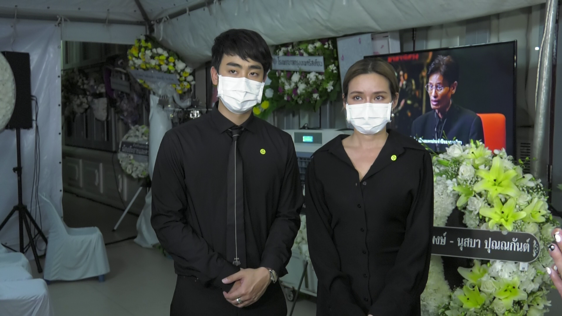 หญิง รฐา - ฮัท จิรวิชญ์ ร่วมขับร้องเพลงเพื่อไว้อาลัย หม่อมน้อย หญิง รฐา - ฮัท จิรวิชญ์ ร่วมขับร้องเพลงเพื่อไว้อาลัย หม่อมน้อย