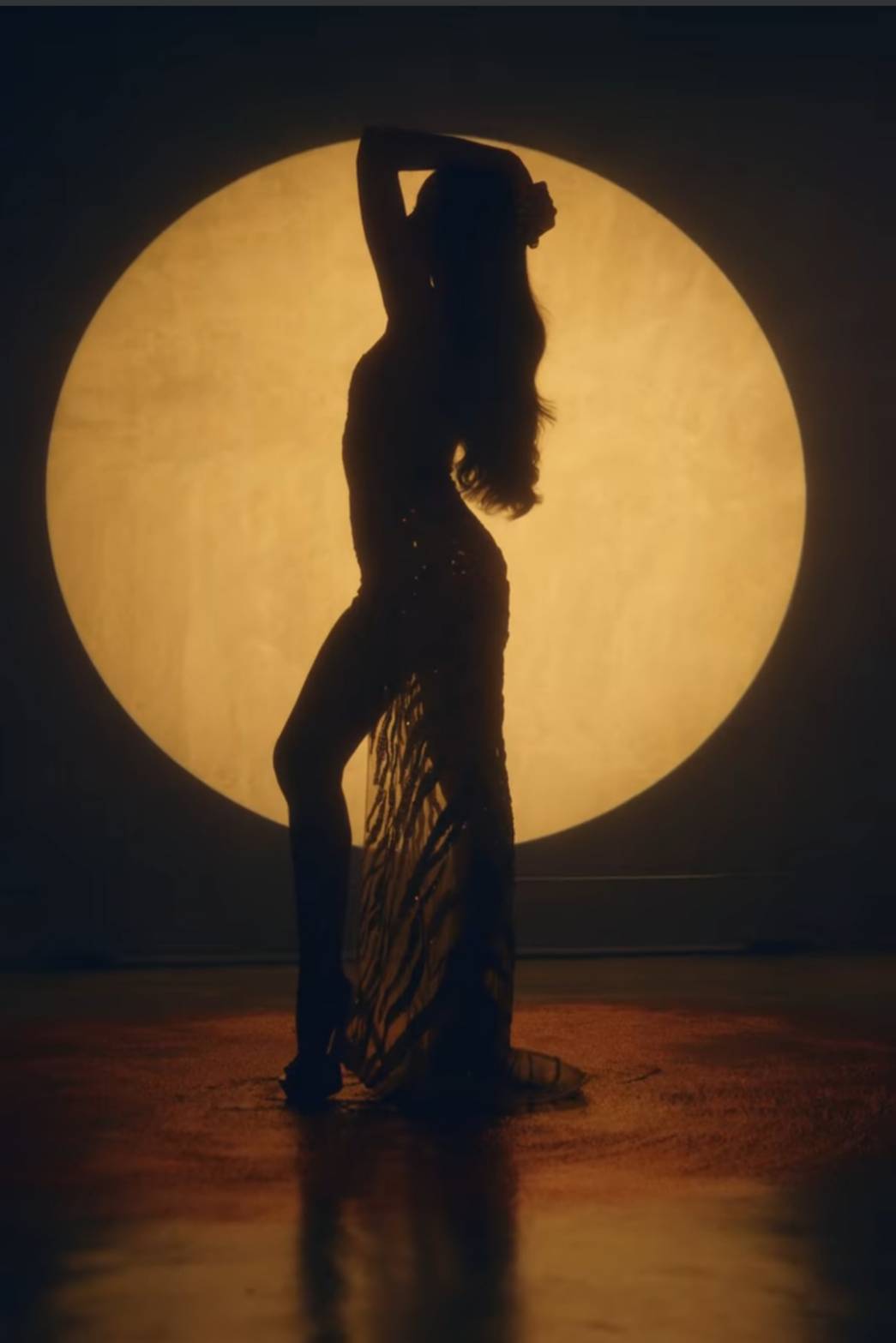 เผยภาพชุดราตรี แอนนา เสืองามเอี่ยม ที่ไม่ได้ใส่บนเวทีจักรวาล เผยภาพชุดราตรี แอนนา เสืองามเอี่ยม ที่ไม่ได้ใส่บนเวทีจักรวาล