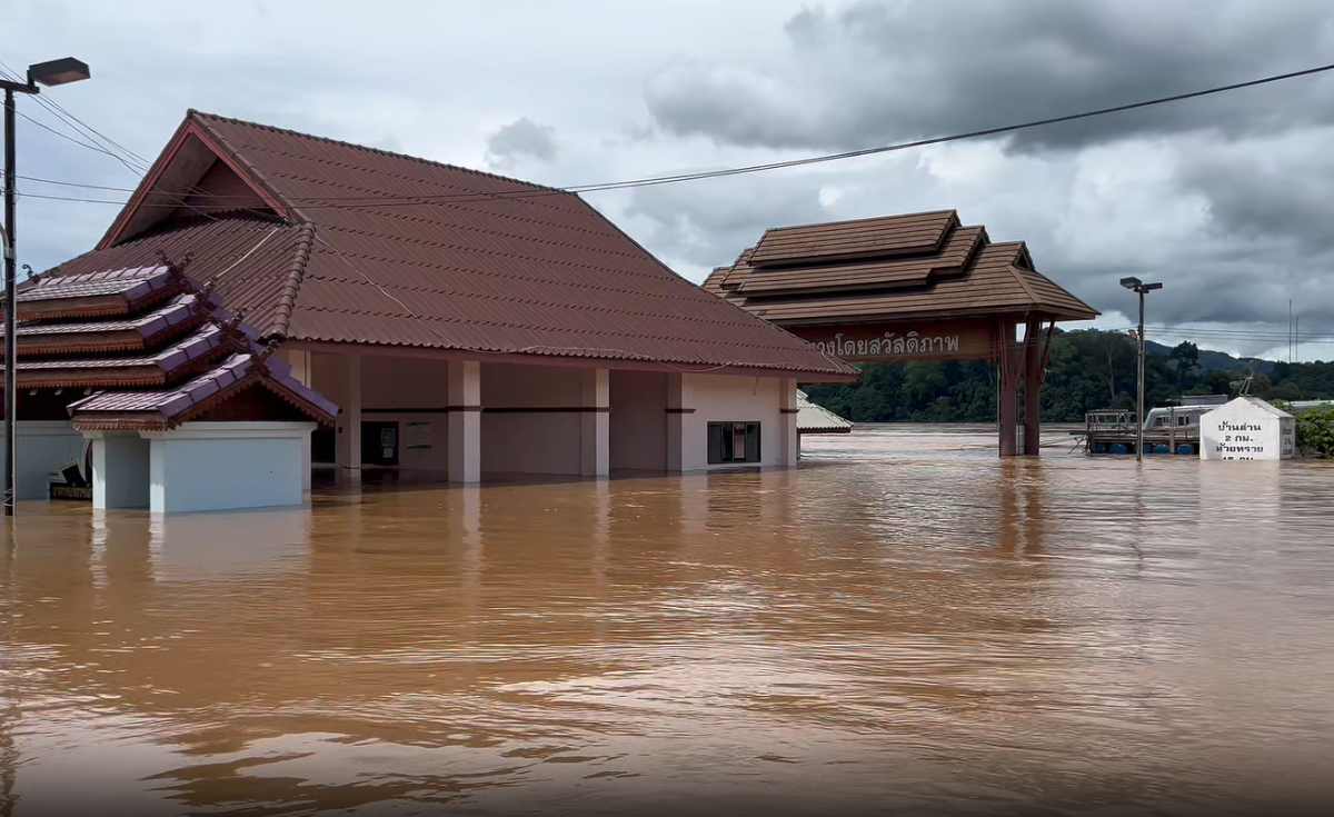 น้ำโขงที่ไหลผ่านเชียงของ จ.เชียงรายยังเพิ่มสูง น้ำโขงที่ไหลผ่านเชียงของ จ.เชียงรายยังเพิ่มสูง