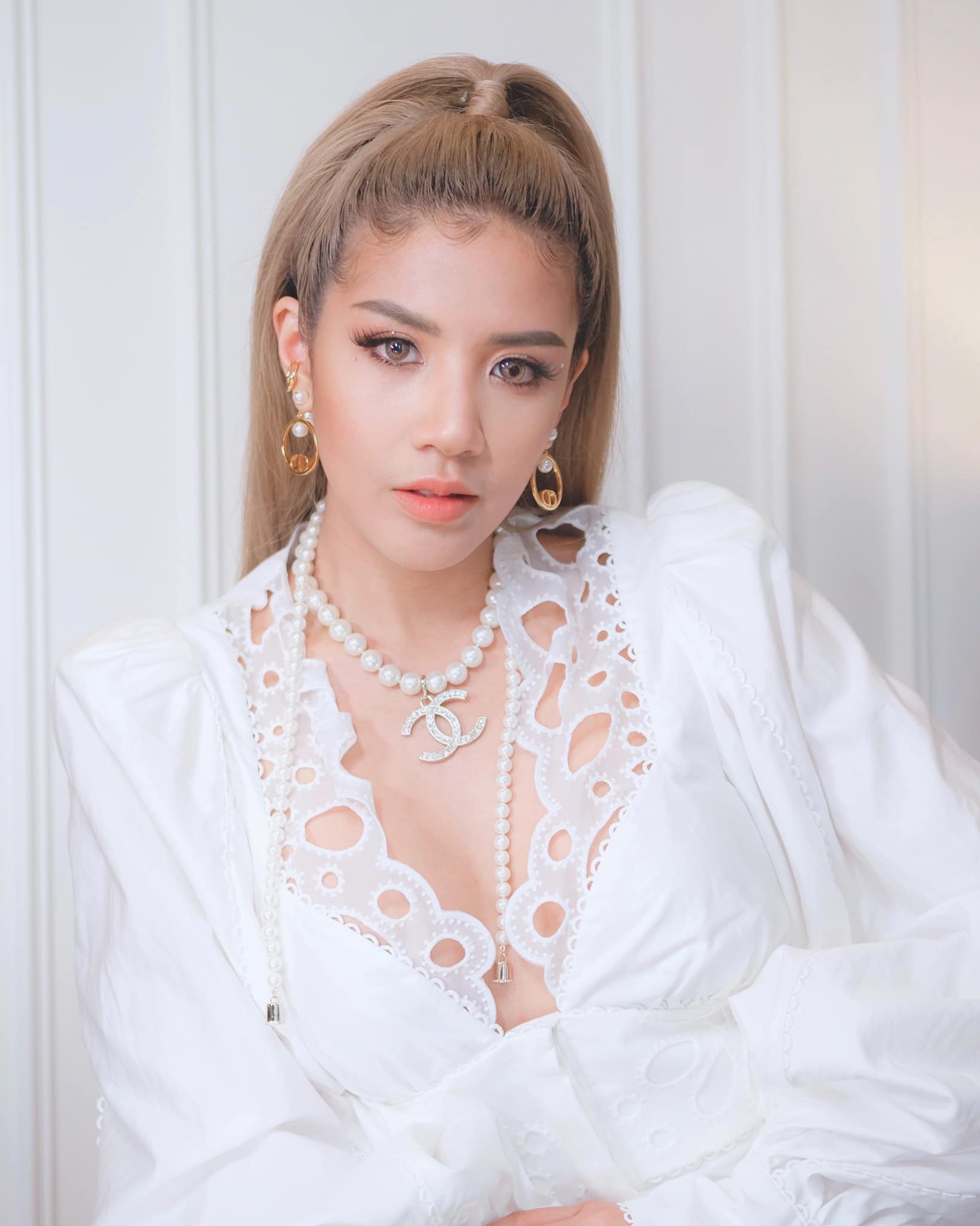 แฟนๆแห่ให้กำลังใจ หลังใบเตย สุธีวัน โพสต์ตัดพ้อผ่านเฟซบุ๊ก แฟนๆแห่ให้กำลังใจ หลังใบเตย สุธีวัน โพสต์ตัดพ้อผ่านเฟซบุ๊ก