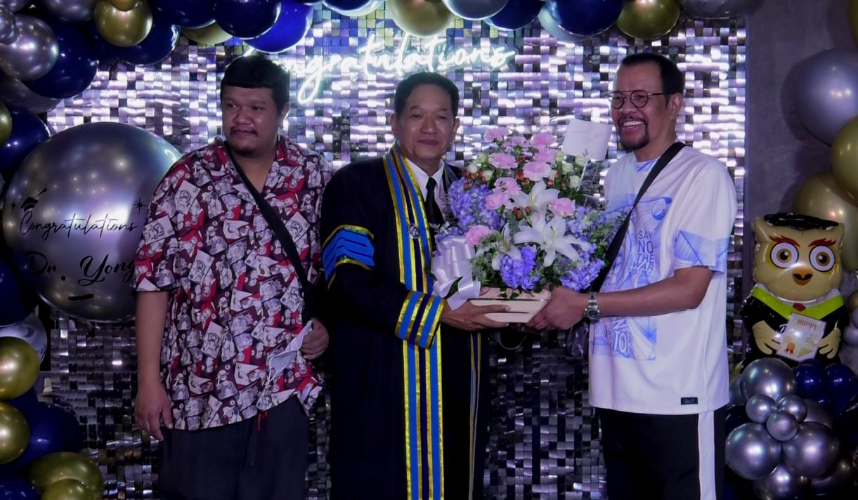 “โย่ง เชิญยิ้ม” รับปริญญากิตติมศักดิ์ 