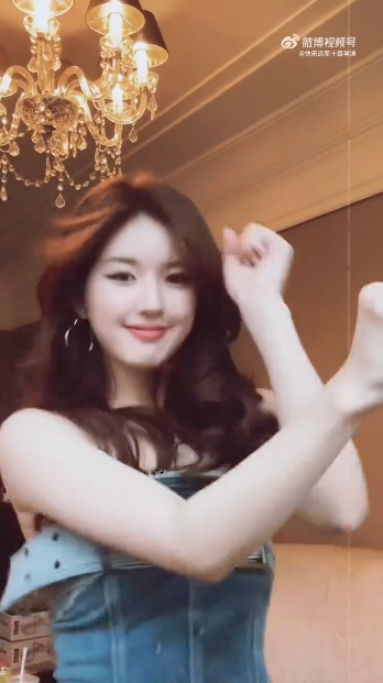 จึ้งอะไรเบอร์นี้!! นางเอกจีน ‘จ้าวลู่ซือ’ ปล่อยสเต็ปเพลง ‘มองนานๆ’ ทำหนุ่มๆ ตาค้าง จึ้งอะไรเบอร์นี้!! นางเอกจีน ‘จ้าวลู่ซือ’ ปล่อยสเต็ปเพลง ‘มองนานๆ’ ทำหนุ่มๆ ตาค้าง