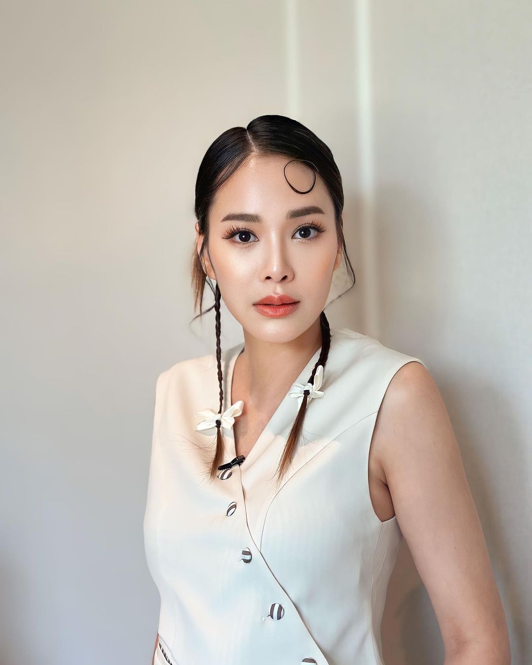 ปัดขึ้นแท่นเศรษฐีนี“โบวี่ อัฐมา” ยืนยันยังไม่พร้อมมีทายาท (มีคลิป) ปัดขึ้นแท่นเศรษฐีนี“โบวี่ อัฐมา” ยืนยันยังไม่พร้อมมีทายาท (มีคลิป)
