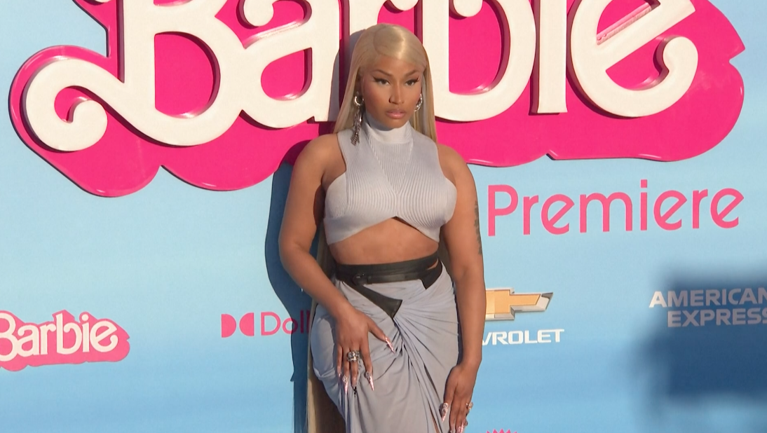 เปิดลุคแซ่บ!! รอบปฐมทัศน์โลกหนัง Barbie ‘มาร์โก ร็อบบี - ไรอัน กอสลิง’ นำทัพเดินพรมชมพู เปิดลุคแซ่บ!! รอบปฐมทัศน์โลกหนัง Barbie ‘มาร์โก ร็อบบี - ไรอัน กอสลิง’ นำทัพเดินพรมชมพู