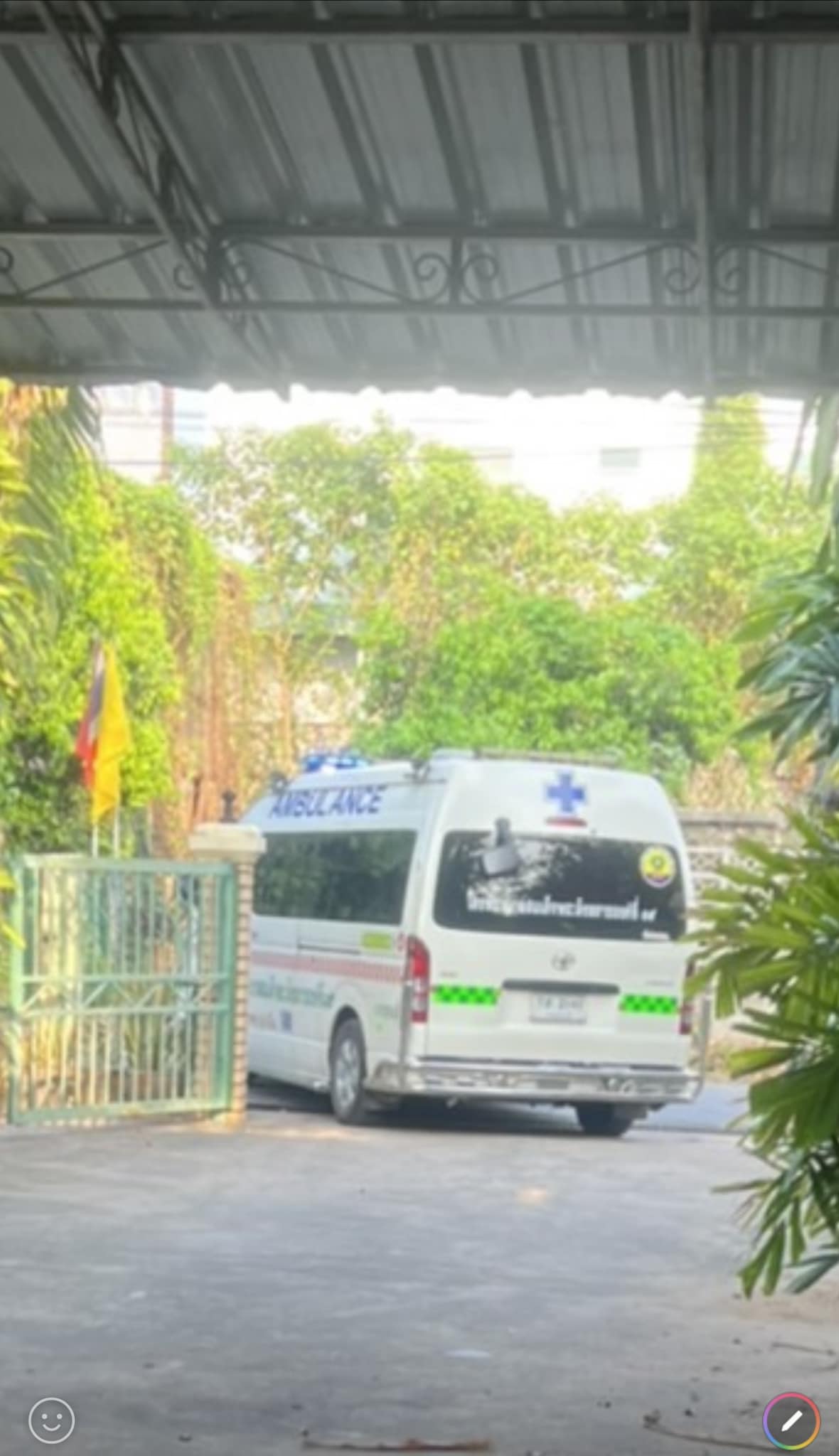 ครูปุ้ม อัปเดตอาการป่วย ครูชลธี ยังทรงตัว อยู่ในการดูแลของแพทย์อย่างใกล้ชิด