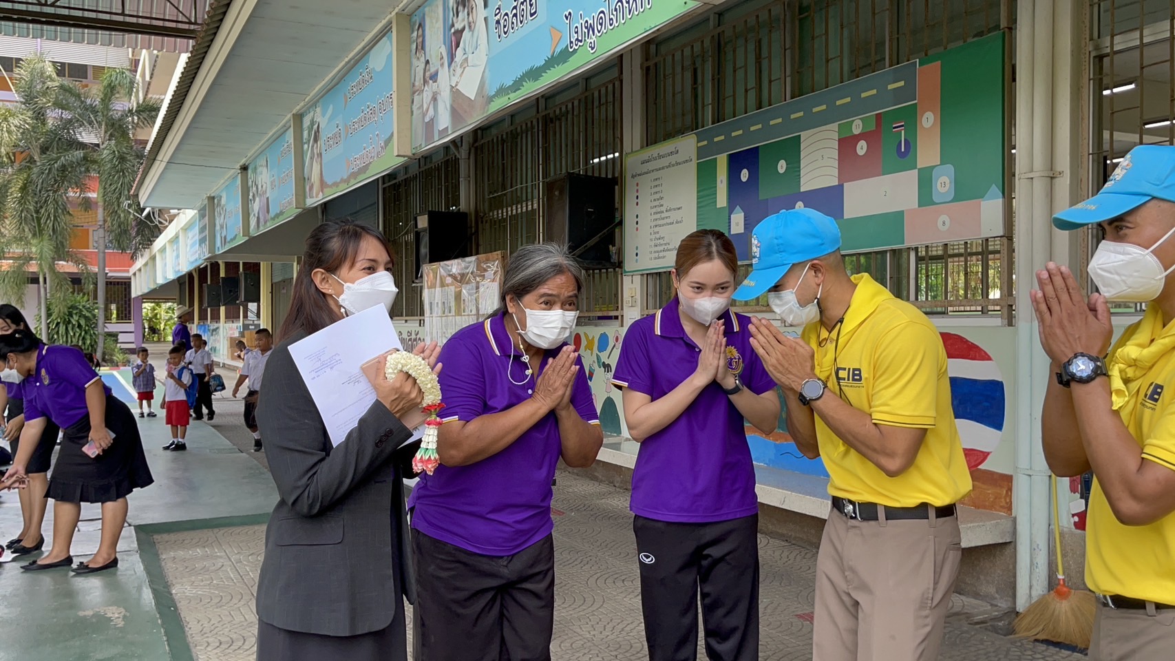 ตำรวจ ปอศ.ทำความดี มอบอุปกรณ์การเรียนการสอน แก่โรงเรียนบ้านแบนชะโด 