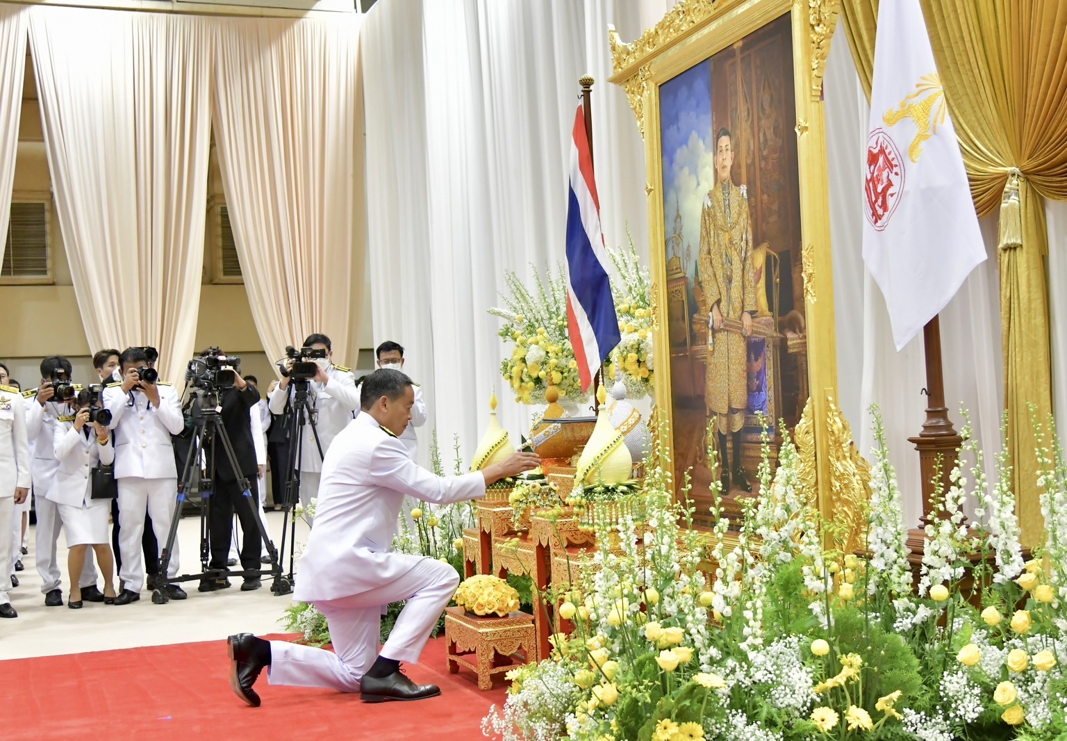 โปรดเกล้าฯ แต่งตั้ง เศรษฐา ทวีสิน ดำรงตำแหน่งนายกรัฐมนตรี คนที่ 30 โปรดเกล้าฯ แต่งตั้ง เศรษฐา ทวีสิน ดำรงตำแหน่งนายกรัฐมนตรี คนที่ 30