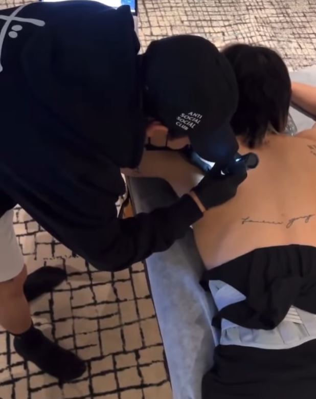 แฟนๆกรี๊ดลั่น มาร์ค - แบมแบม อวดรอยสักเลข 7 คู่กัน