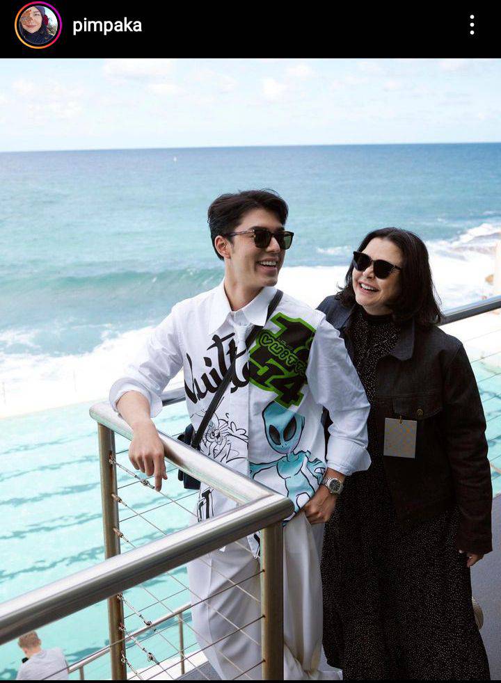 นาย ณภัทร หอบของขวัญเซอร์ไพรส์วันเกิด แม่หมู พิมพ์ผกา นาย ณภัทร หอบของขวัญเซอร์ไพรส์วันเกิด แม่หมู พิมพ์ผกา