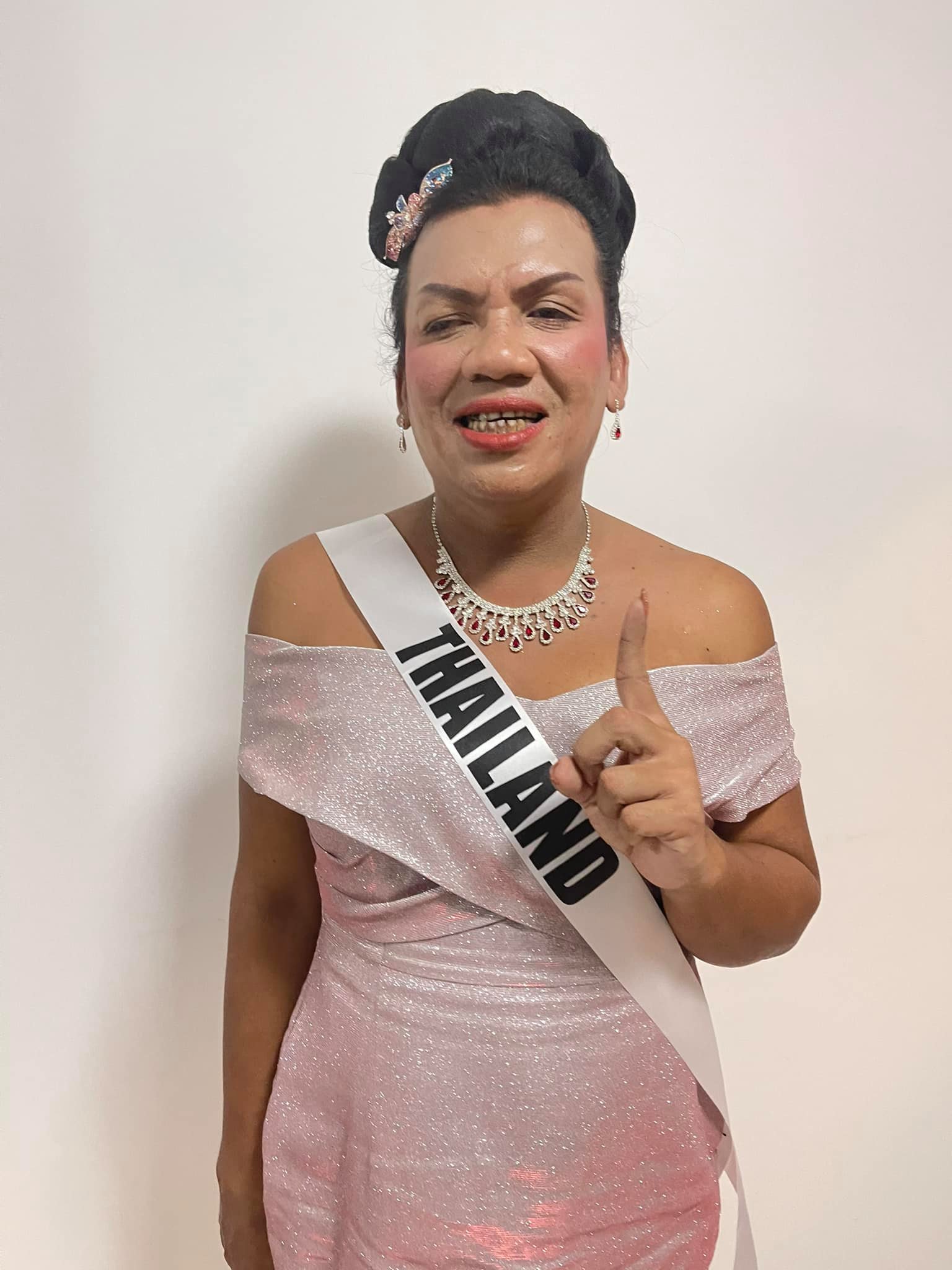 แม่หญิงลี เปิดใจหลังเข้าหอคืนแรก เผยคำมั่นสัญญา พร้อมมีทายาท แม่หญิงลี เปิดใจหลังเข้าหอคืนแรก เผยคำมั่นสัญญา พร้อมมีทายาท