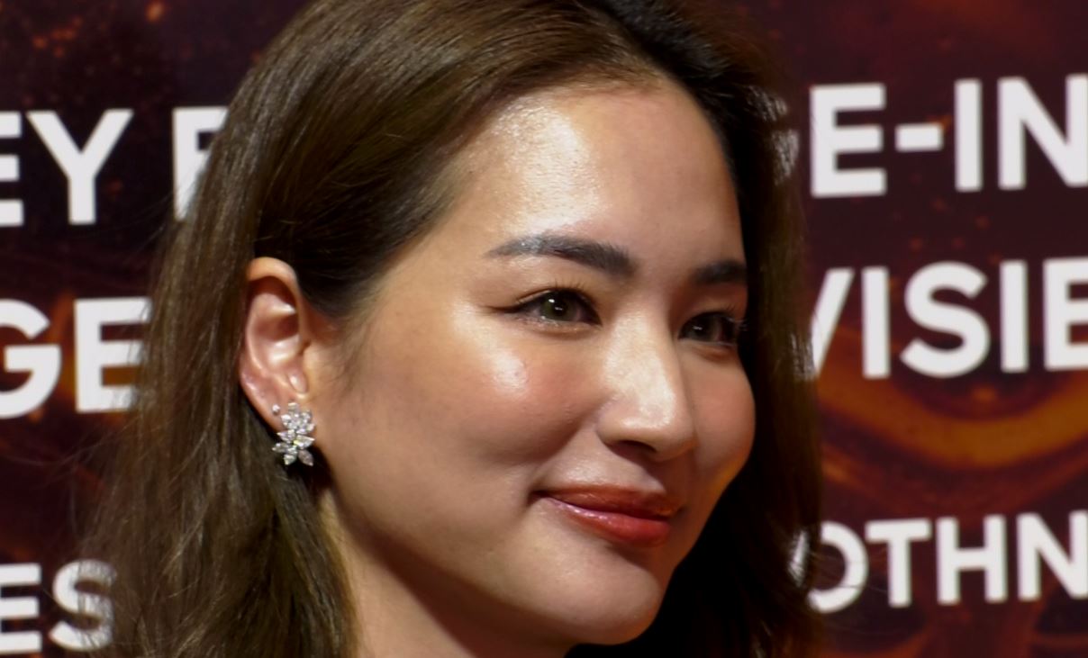 “ต่าย ชุติมา” ยืนยันแค่เพื่อน หลังลงรูปติดไหล่ชายหนุ่มปริศนา “ต่าย ชุติมา” ยืนยันแค่เพื่อน หลังลงรูปติดไหล่ชายหนุ่มปริศนา