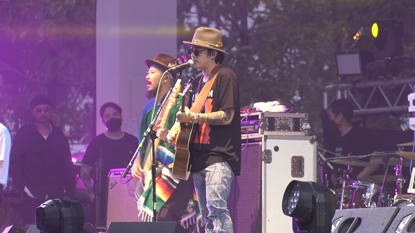  “แม็กซ์ ณัฐวุฒิ” เตรียมปล่อยอัลบั้มเต็ม หลังหยุดพักมานาน 2 ปี (มีคลิป)