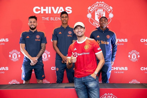 “เกรท วรินทร” ลุ้น แมนยูฯคว้าแชมป์ - TrueVisions จัดกิจกรรม  RED WAR (มีคลิป)