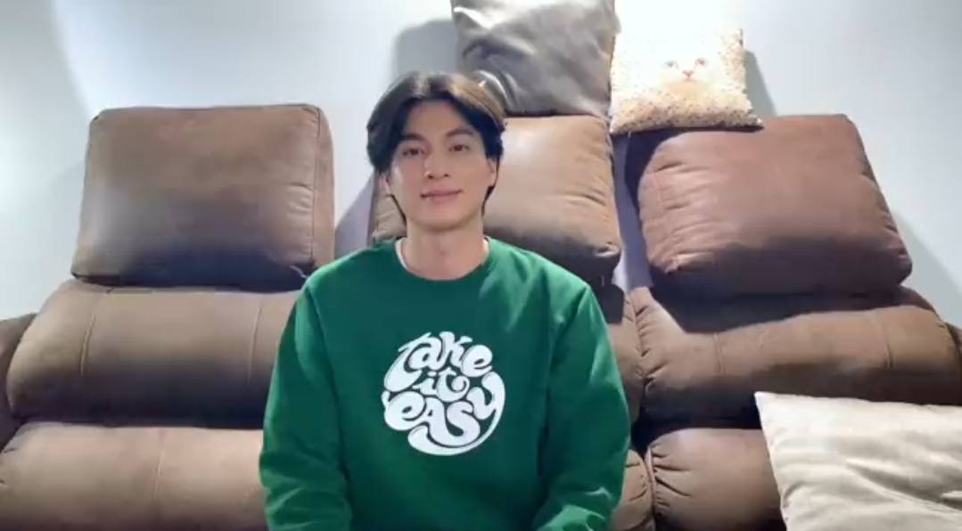 ทีมแม่มารวมกันตรงนี้ กลัฟ คณาวุฒิ อวยพรแฟนคลับเนื่องในวันแม่ 