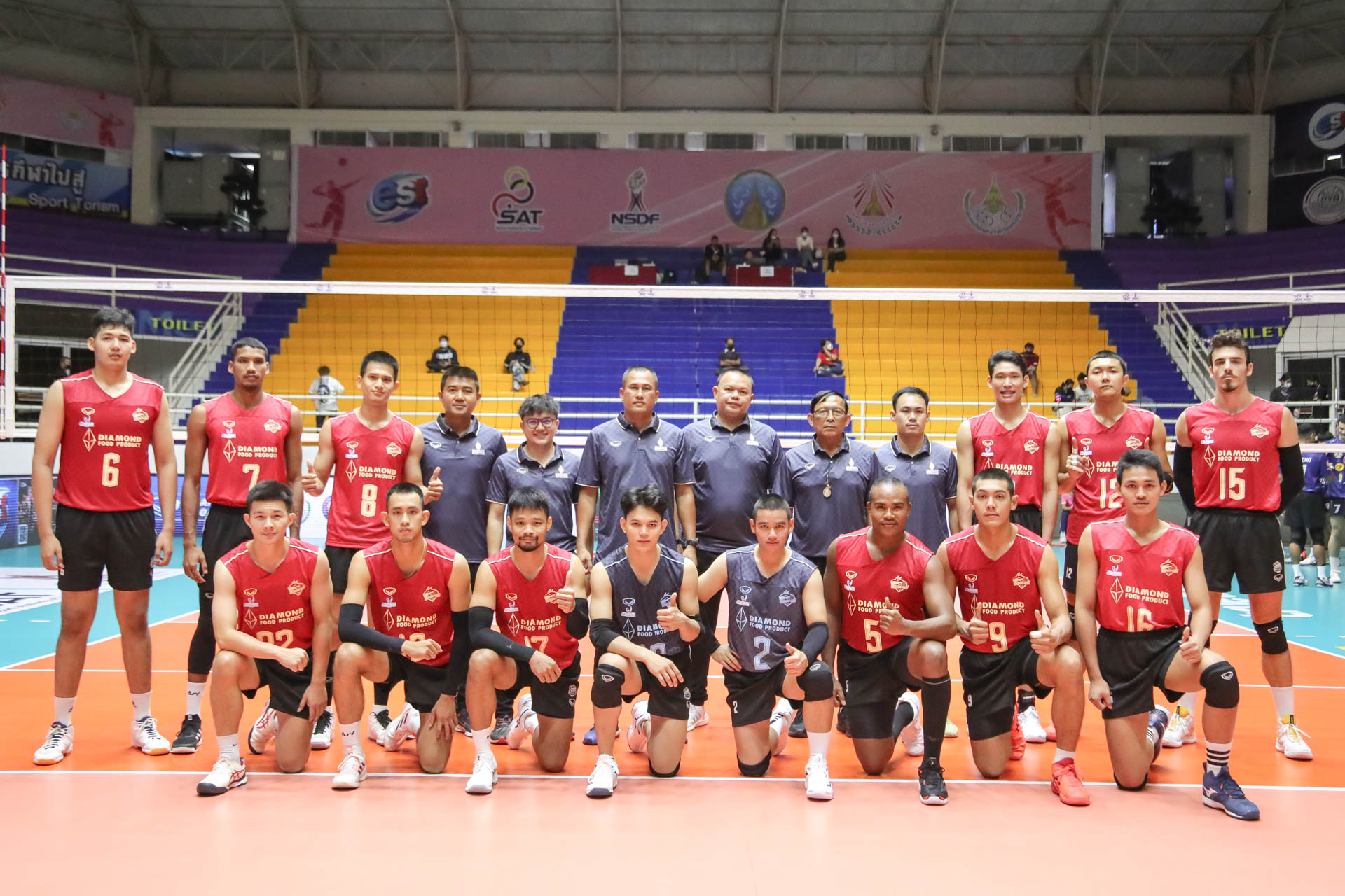 ชมแอคชั่นสวยๆ 'รัศมีแข' ลงประเดิมสนามให้ 'ไดมอนด์ฟู้ดฯ' ในศึกวอลเลย์บอลไทยแลนด์ลีก