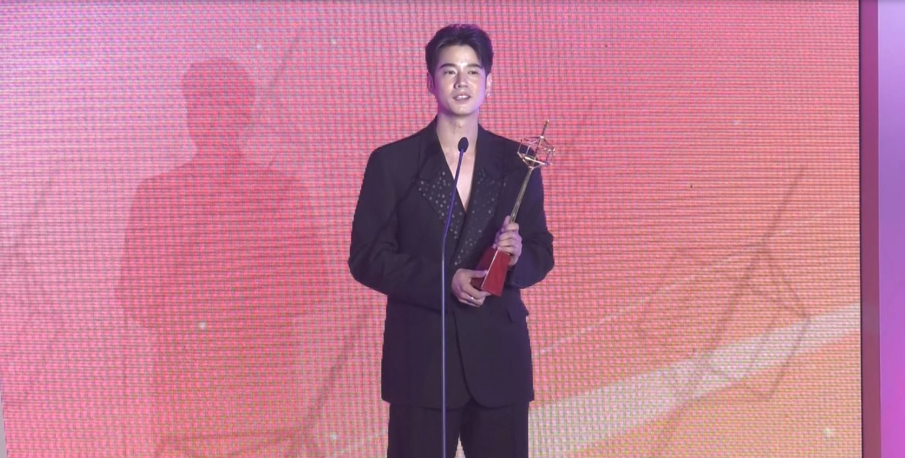 สรุปผลรางวัลโทรทัศน์ทองคำ ครั้งที่ 37  มาริโอ้ - ใบเฟิร์น คว้ารางวัลดารานำชาย-หญิงดีเด่น