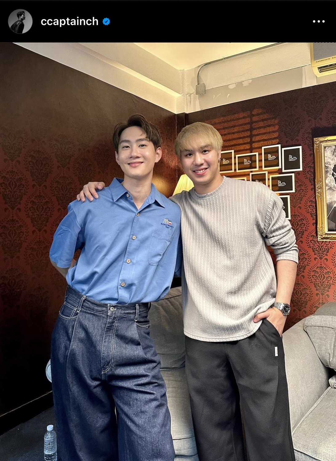 เรือแล่นอีกครั้ง! ไวท์ ณวัชร์ ร่วมเฟรม กัปตัน ชลธร แฟนคลับถล่มคอมเมนต์ล้นหลาม เรือแล่นอีกครั้ง! ไวท์ ณวัชร์ ร่วมเฟรม กัปตัน ชลธร แฟนคลับถล่มคอมเมนต์ล้นหลาม