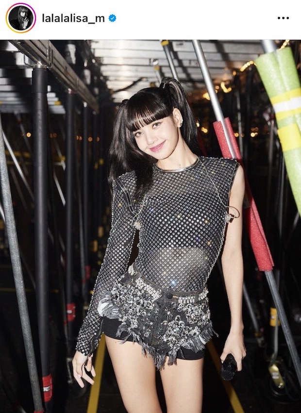 'ลิซ่า’ ฮอตไม่ไหว!! ทุบสถิติศิลปินเคป็อป-เอเชีย ยอดสตรีมเพลงทะลุพันล้านเร็วที่สุด 'ลิซ่า’ ฮอตไม่ไหว!! ทุบสถิติศิลปินเคป็อป-เอเชีย ยอดสตรีมเพลงทะลุพันล้านเร็วที่สุด