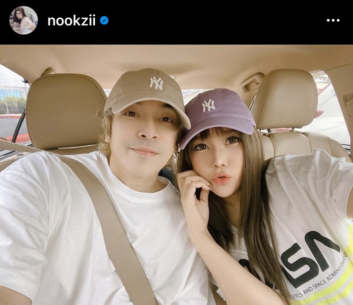 นุ๊กซี่ เผยประสบการณ์ให้คีโม พร้อมฉีดวัคซีนเข็ม 2 หลับยาว 2 วัน!! นุ๊กซี่ เผยประสบการณ์ให้คีโม พร้อมฉีดวัคซีนเข็ม 2 หลับยาว 2 วัน!!