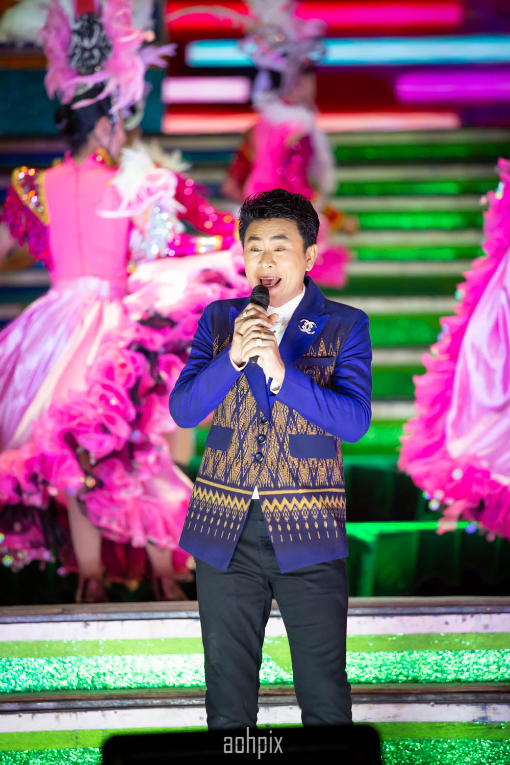 เอ๊ะ ภักดี พลล้ำ เข้าแจ้งความแล้ว! หลังหมอลำระเบียบวาทะศิลป์ถูกโจรฉกทรัพย์ เอ๊ะ ภักดี พลล้ำ เข้าแจ้งความแล้ว! หลังหมอลำระเบียบวาทะศิลป์ถูกโจรฉกทรัพย์