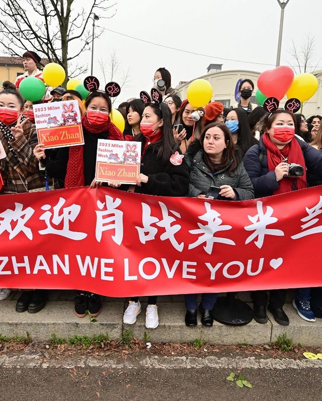 'เซียวจ้าน' 2 ลุค!! หล่อคูลดูคิวต์ใจเหลว บุก 2 แฟชั่นโชว์ในวันเดียวที่มิลาน 'เซียวจ้าน' 2 ลุค!! หล่อคูลดูคิวต์ใจเหลว บุก 2 แฟชั่นโชว์ในวันเดียวที่มิลาน