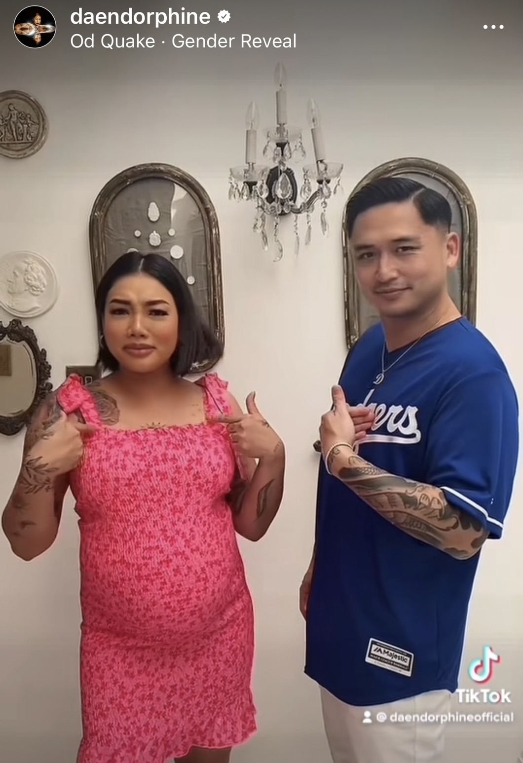 ดา - เดนนิส เฉลยเพศเบบี๋คนแรก ได้ลูกชาย