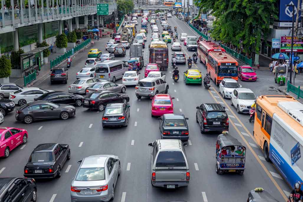 ทำไมราคาน้ำมันแพงไม่หยุด? ลดภาษีน้ำมันดีเซล 3 เดือนเพียงพอไหม?