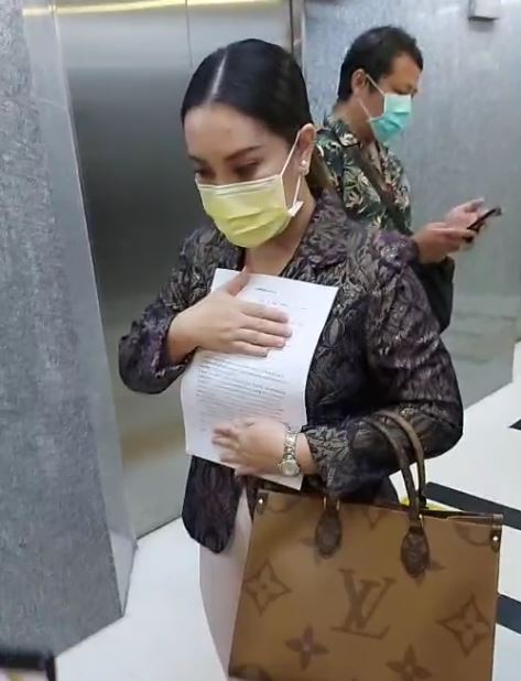 คิ้ม-กัสเบล-เรวดี เอาผิดเกรียนคีย์บอร์ด เรียกสูงสุด 1 ล้านบาท!!