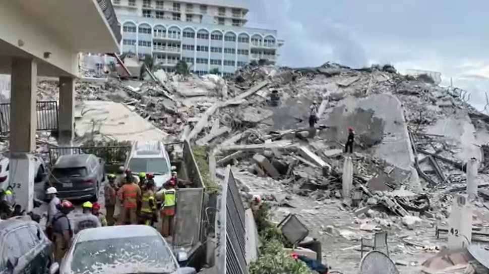 ผู้เชี่ยวชาญวิเคราะห์สาเหตุคอนโดมิเนียมสูง 12 ชั้นที่ไมอามี่พังถล่ม