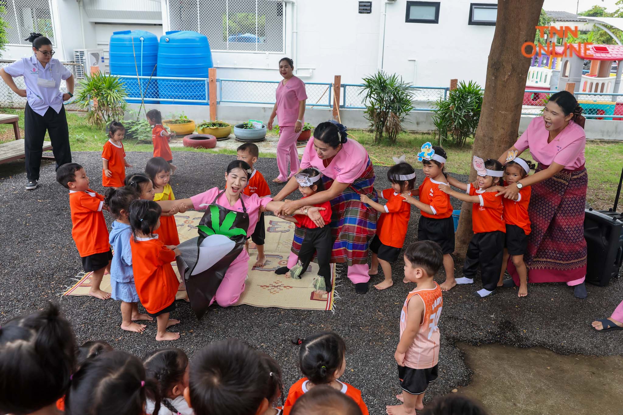 ชูต้นแบบ “เด แคร์” พัฒนาเด็กไทยด้วย “นมแม่และเลี้ยงดูคู่เรียนรู้” ชูต้นแบบ “เด แคร์” พัฒนาเด็กไทยด้วย “นมแม่และเลี้ยงดูคู่เรียนรู้”